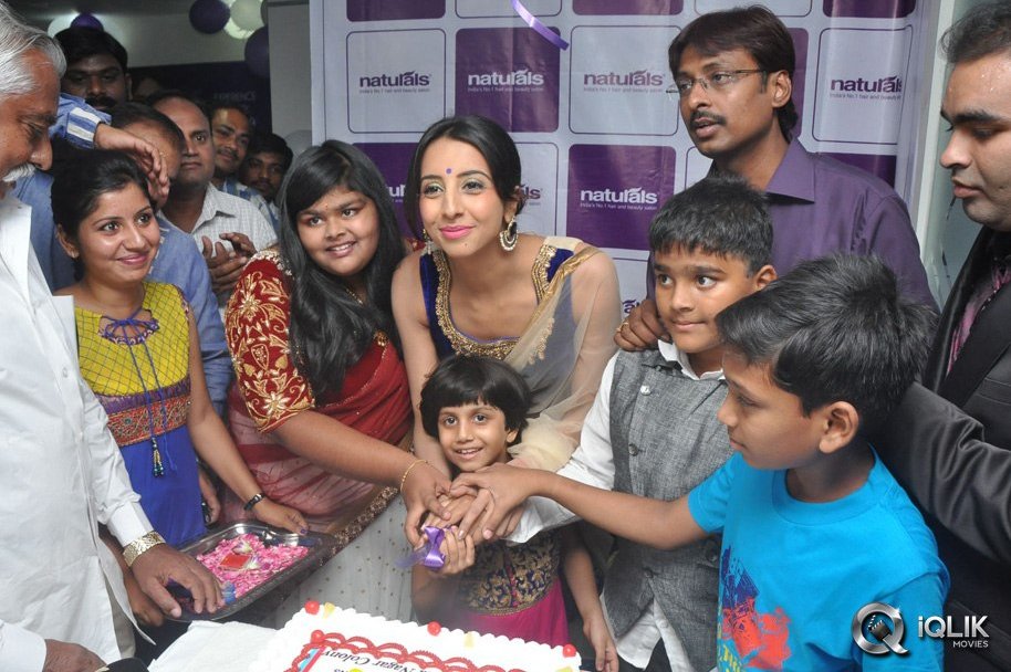 Sanjjanaa-Launches-Naturals-Family-Salon-and-Spa